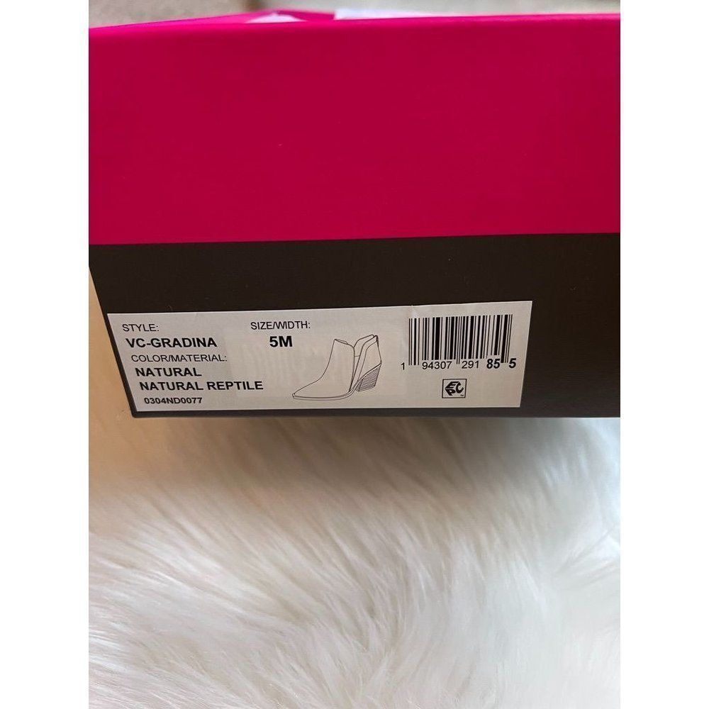 VINCE CAMUTO Gradina Boots Size 5.5 - Picture 4 of 7